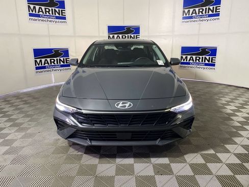 Used 2025 Hyundai Elantra SEL FWD image 15