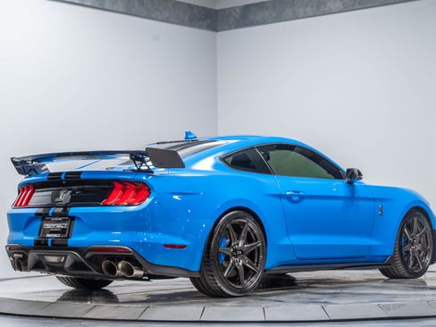 Used 2022 Ford Mustang Shelby GT500 w/ Carbon Fiber Track Pack RWD image 22