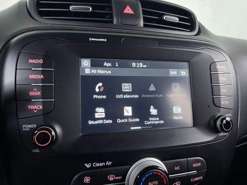 Used 2019 Kia Soul + image 14