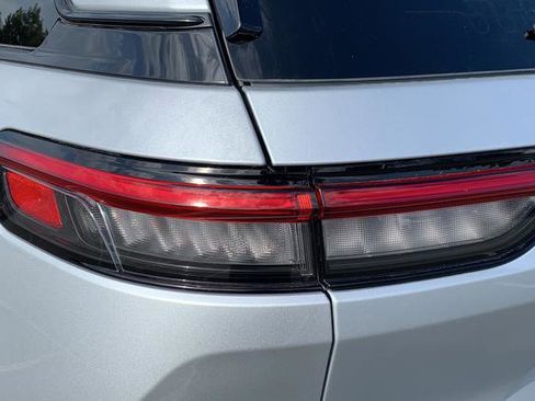 New 2025 Jeep Grand Cherokee Altitude image 13