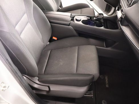 Used 2024 Nissan Rogue SV image 12