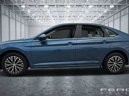 Used 2019 Volkswagen Jetta SE FWD image 2
