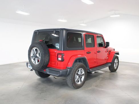 Used 2021 Jeep Wrangler Unlimited Sahara AWD/4WD image 9