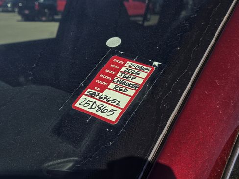 New 2025 Jeep Grand Cherokee Laredo w/ Luxury Tech Group I image 22