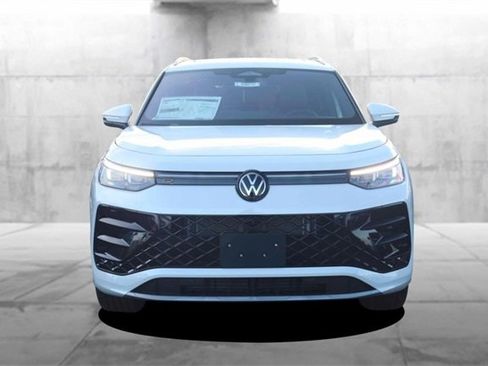 New 2026 Volkswagen Tiguan SEL R-Line image 4