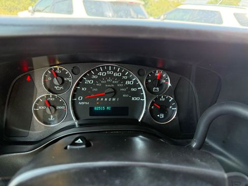 Used 2021 Chevrolet Express 3500 Extended w/ Driver Convenience Package RWD image 24