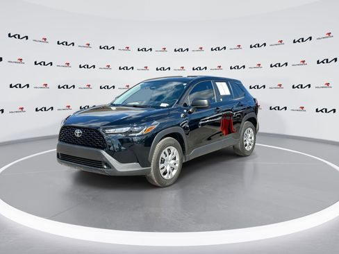 Used 2024 Toyota Corolla Cross L image 4