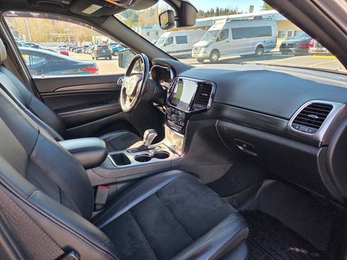 Used 2020 Jeep Grand Cherokee Altitude AWD/4WD image 16