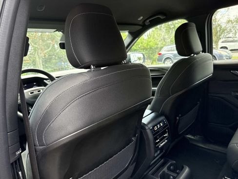 Used 2025 Jeep Grand Cherokee L Laredo RWD image 13