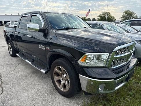 Used 2017 RAM 1500 Laramie w/ Convenience Group AWD/4WD image 7