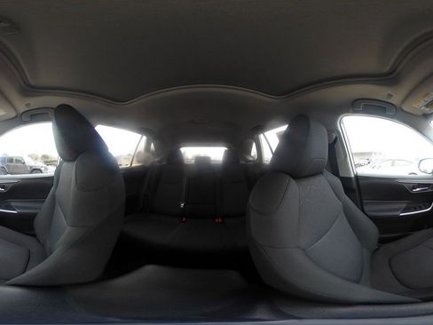 Used 2025 Toyota RAV4 XLE image 44