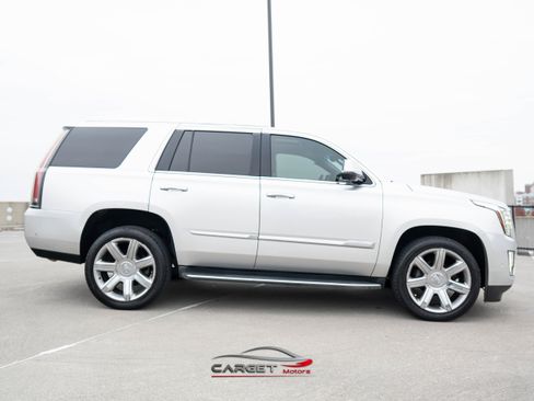 Used 2019 Cadillac Escalade Luxury image 8