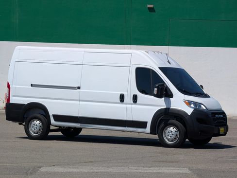 Used 2023 RAM ProMaster 2500 FWD image 1