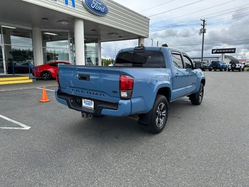 Used 2019 Toyota Tacoma TRD Sport w/ Technology Package AWD/4WD image 2