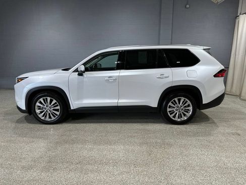 Certified 2025 Toyota Grand Highlander AWD image 6