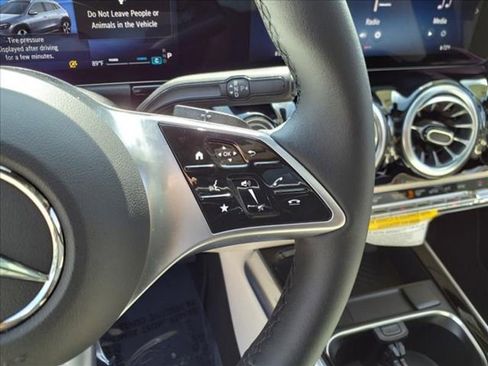 Used 2025 Mercedes-Benz GLA 250 4MATIC image 19