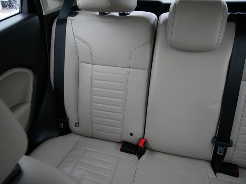 Used 2014 Ford Fiesta Titanium image 12