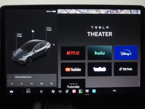Used 2021 Tesla Model Y Long Range AWD/4WD image 36
