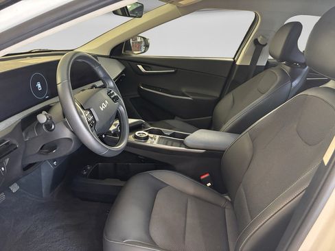 Used 2024 Kia EV6 Light RWD image 9
