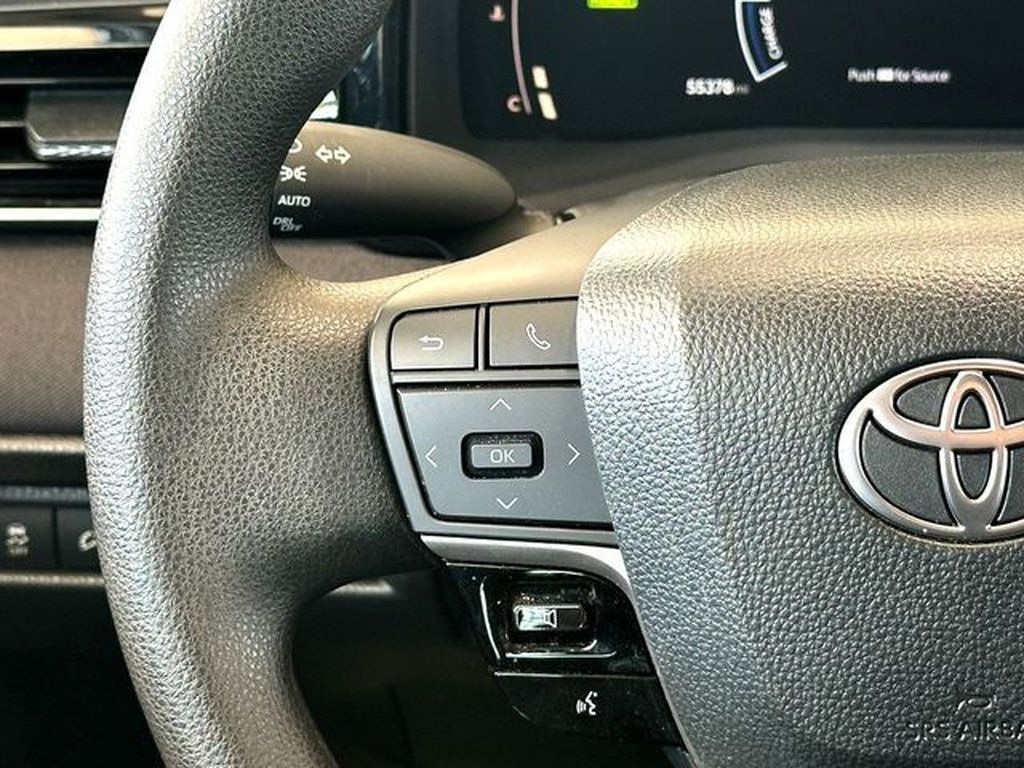 Used 2025 Toyota Camry LE FWD image 22