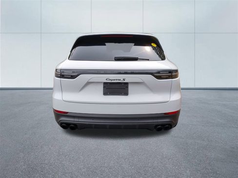 Used 2022 Porsche Cayenne S Platinum image 4