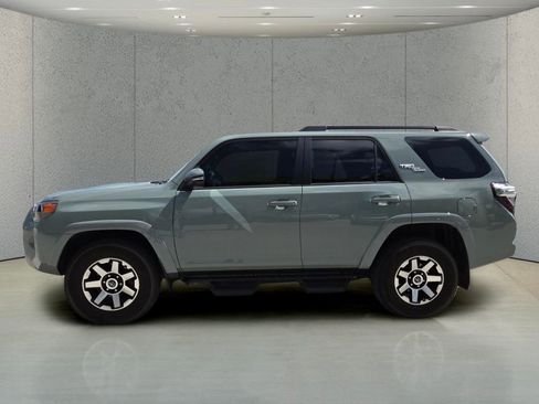 Used 2023 Toyota 4Runner TRD Off-Road Premium w/ Moonroof Package AWD/4WD image 6