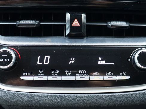 Used 2021 Toyota Corolla LE image 44