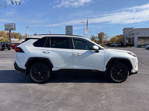 Used 2023 Toyota RAV4 SE w/ SE Grade Weather Package image 3