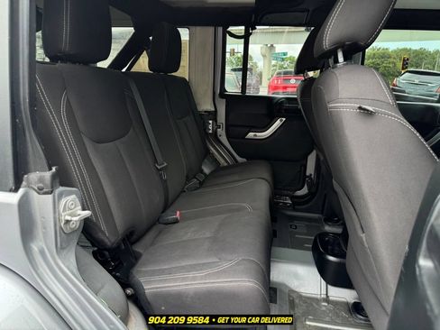 Used 2018 Jeep Wrangler Unlimited Sahara AWD/4WD image 28