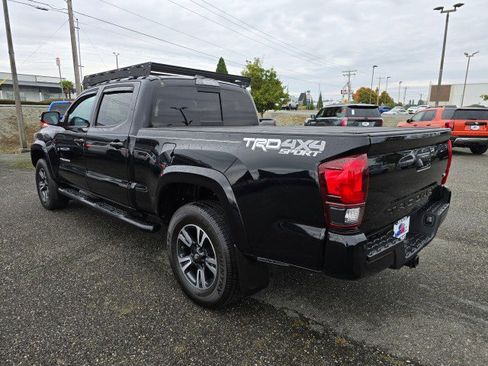 Used 2019 Toyota Tacoma TRD Sport AWD/4WD image 5