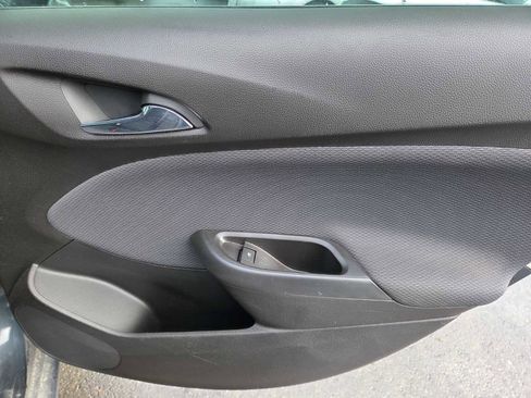 Used 2017 Chevrolet Cruze LT image 9