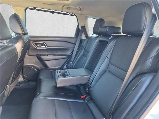 Used 2021 Nissan Rogue SV w/ Premium Package FWD image 16