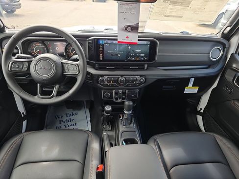 New 2026 Jeep Gladiator Sahara image 14