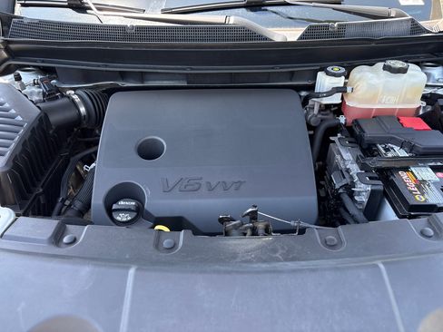 Used 2021 Chevrolet Traverse LS FWD image 36