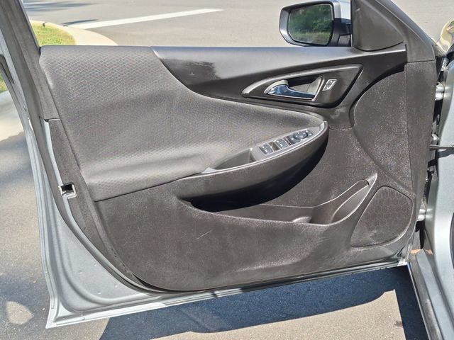 Used 2025 Chevrolet Malibu LT FWD image 30