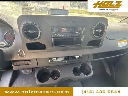 Used 2025 Mercedes-Benz Sprinter 2500 image 11