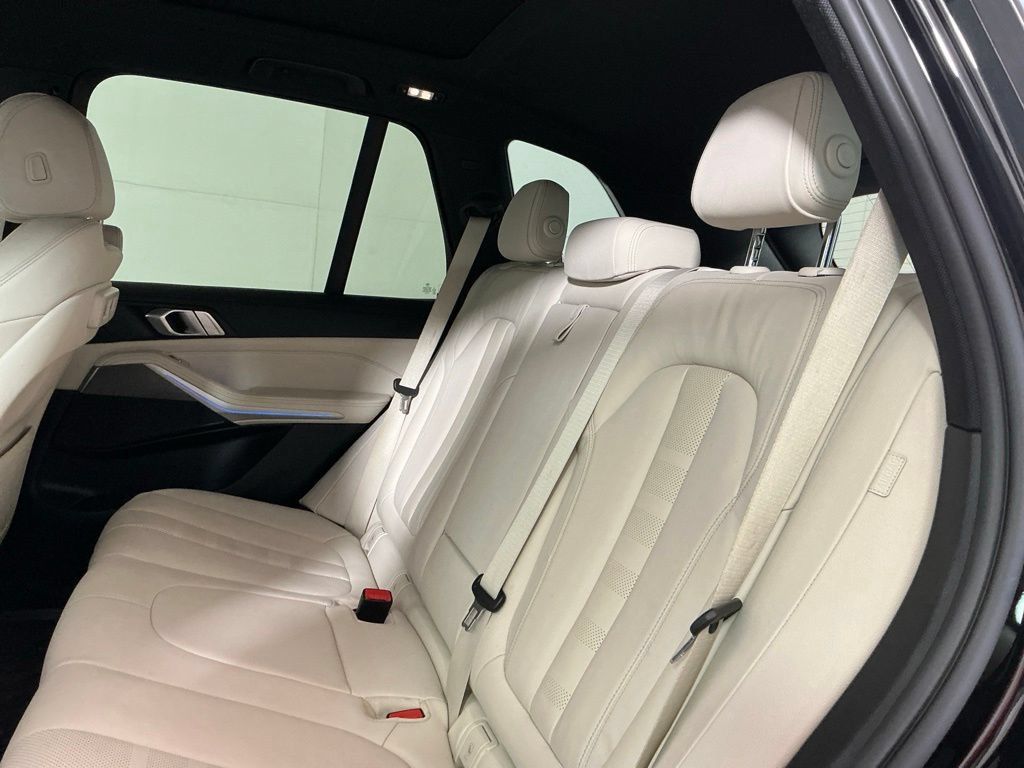 Used 2022 BMW X5 xDrive45e w/ Premium Package AWD/4WD image 26