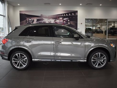 Used 2025 Audi Q3 2.0T Premium w/ Convenience Package AWD/4WD image 8
