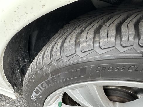 Used 2009 Mercedes-Benz E 350 4MATIC Wagon image 25