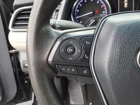Used 2019 Toyota Camry L image 18