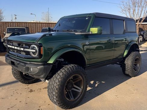 Used 2023 Ford Bronco Outer Banks image 3