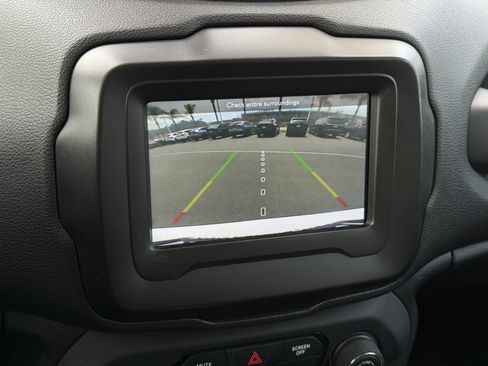 Used 2019 Jeep Renegade Altitude w/ Quick Order Package 2XM FWD image 31