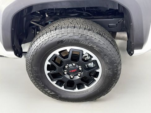 Certified 2025 Toyota Tacoma TRD Off-Road AWD/4WD image 22