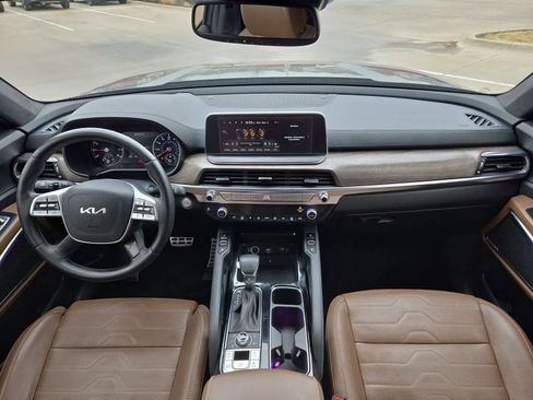 Certified 2022 Kia Telluride SX w/ SX Prestige Package image 13