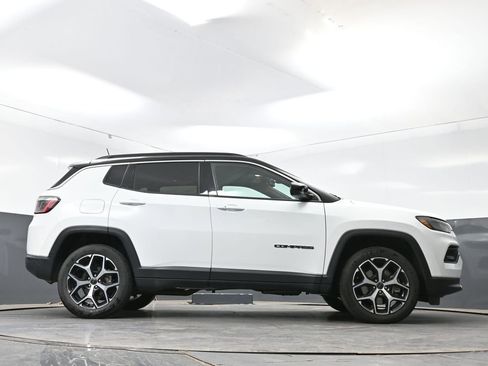 Used 2025 Jeep Compass Limited AWD/4WD image 49