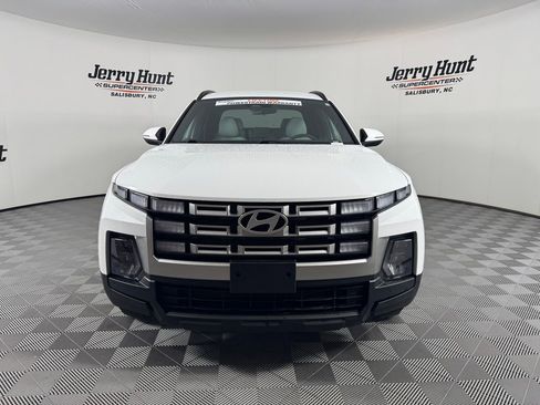 Used 2025 Hyundai Santa Cruz SEL FWD image 4