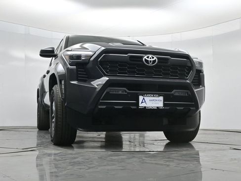 Used 2024 Toyota Tacoma TRD Sport w/ TRD Sport Upgrade Package AWD/4WD image 45