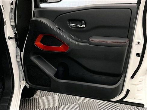 New 2025 Nissan Frontier PRO-4X image 34