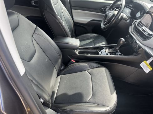 Used 2022 Jeep Compass Limited image 29