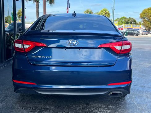 Used 2015 Hyundai Sonata SE w/ Option Group 09 FWD image 7